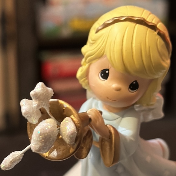 Precious Moments Trumpeting Angel Musical “Hark the Herald Angels Song” - Picture 11 of 13